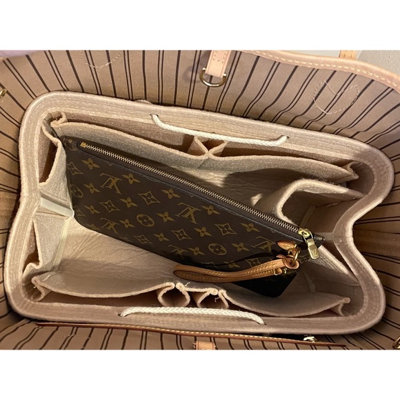 AUTHENTIC Louis Vuitton Monogram Neverfull MM - Picture 9 of 11
